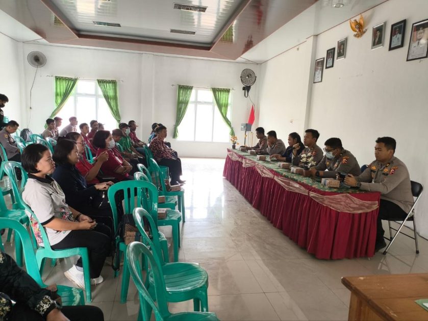 Mahasiswa STIK LEMDIKLAT Polri Edukasi Warga Pematang Karau Cegah Karhutla